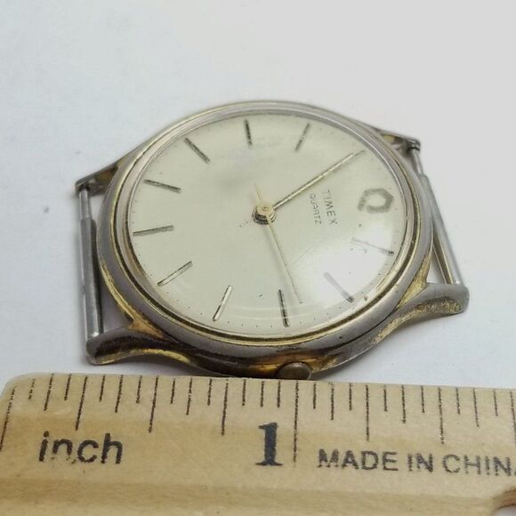 Vintage Timex Quartz Watch, Not Working, Sold As Is - Picture 4 of 5
